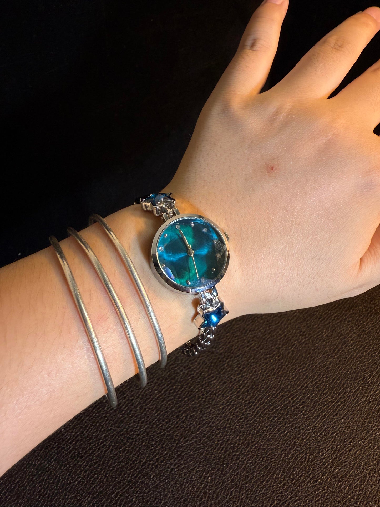 Retro Minimalist Silver Chain Watch with Teal Dial & Stars W0005