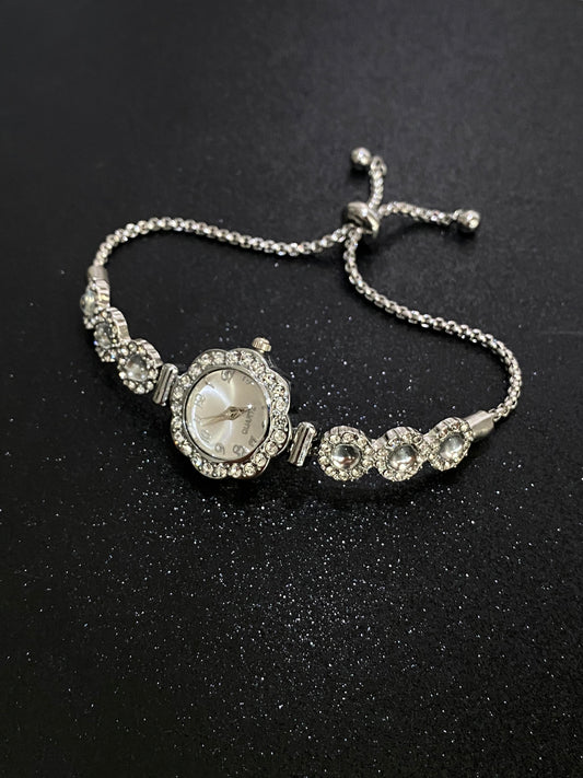 Vintage Glamour Silver Crystal Flower Bracelet Watch W0001