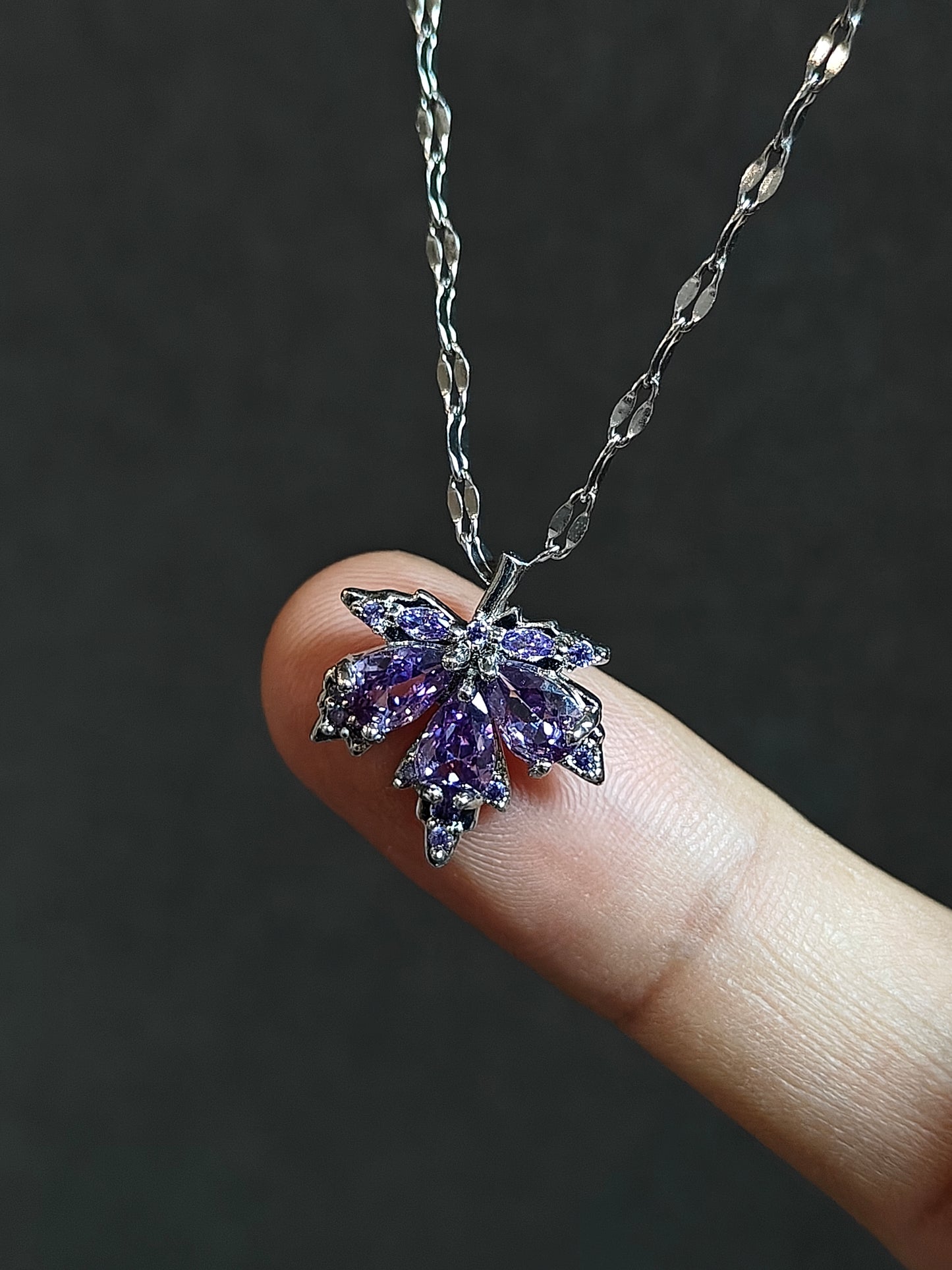 Burning Maple Leaves Necklace N0011