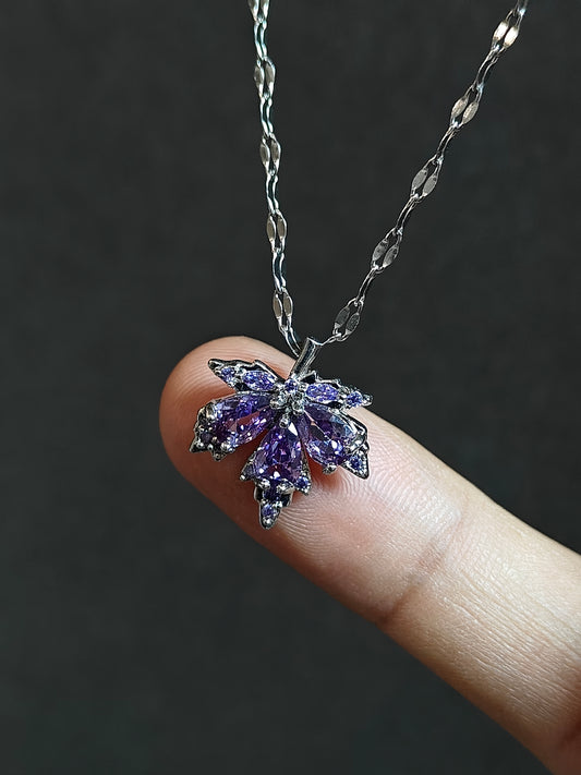 Burning Maple Leaves Necklace N0011